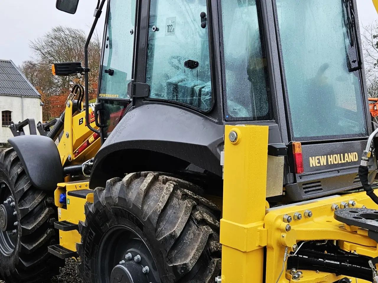 Billede 5 - New Holland B115D / FABRIKSNY - 2025 / Compacttilt & skovlsæt / teleskoparm mv.