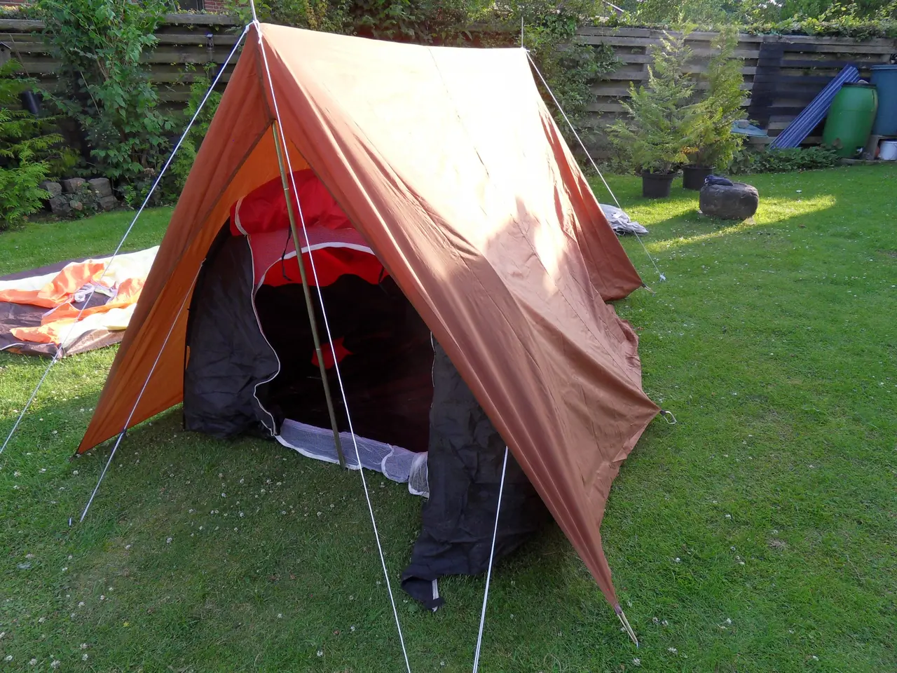 Billede 2 - TELT TIL FESTIVAL / CAMPING til 3 personer