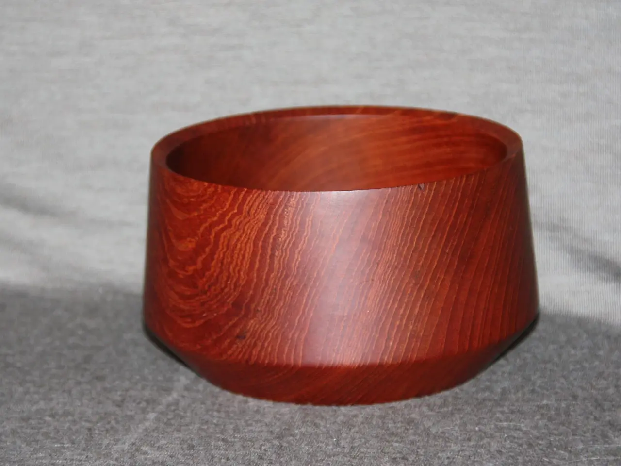 Billede 2 - Teaktræ skål diam 18 cm højde 10 cm