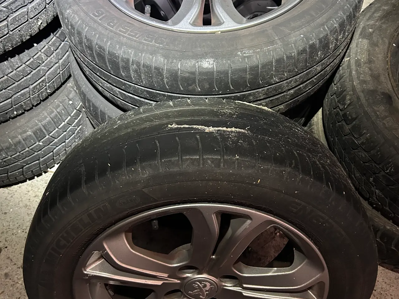 Billede 2 - Alufælge Peugeot 207