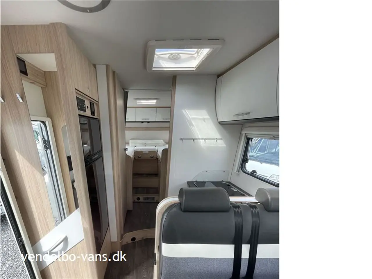 Billede 6 - 2020 - SunLight I 68 Active Aut. Enkeltsenge og stor garage