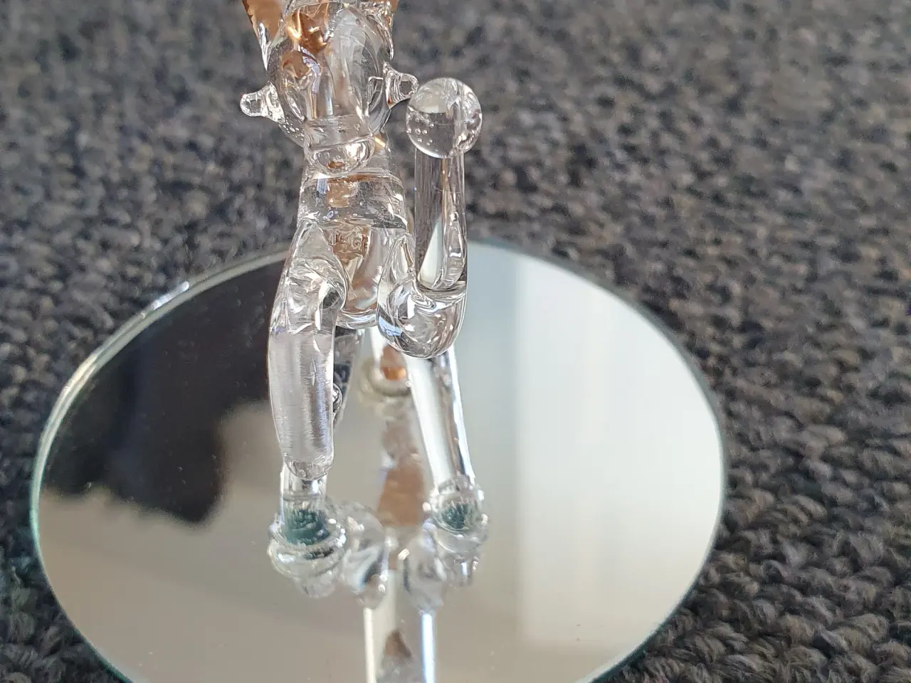 Billede 8 - Glas figur på spejlplade