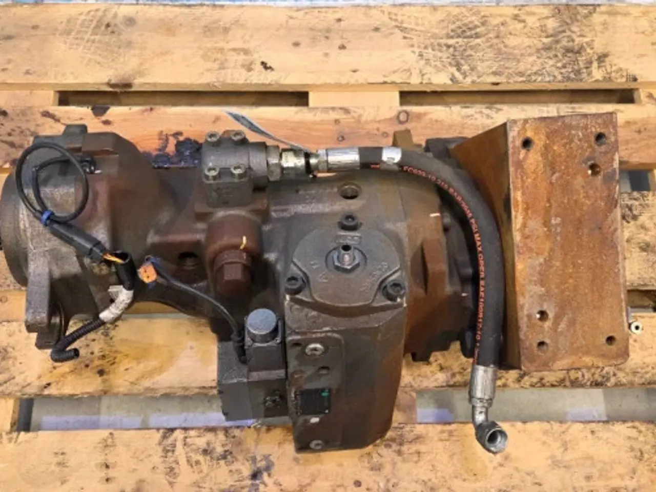 Billede 3 - New Holland T8.320 Hydrostatisk Pumpe 84393724