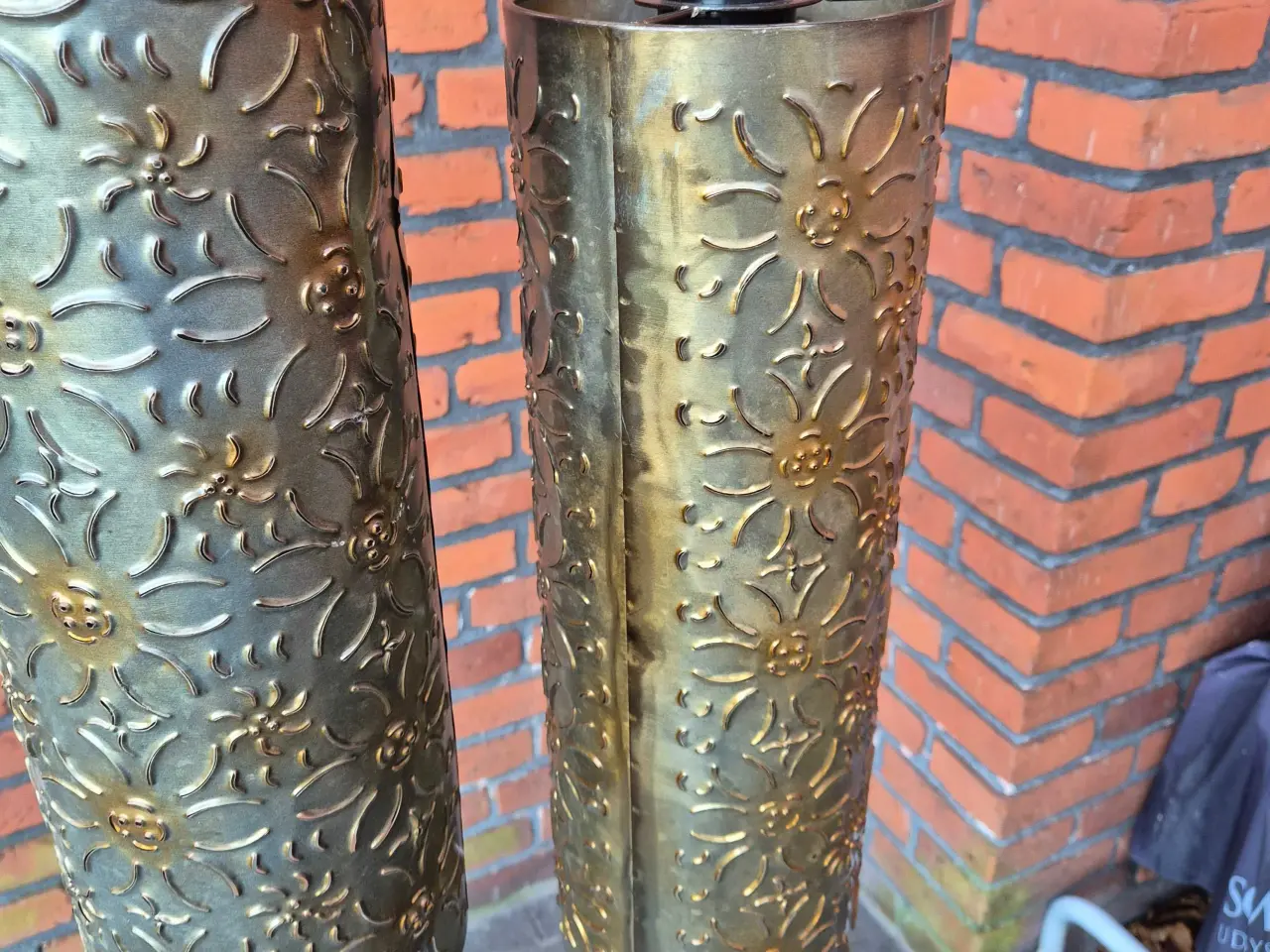 Billede 13 - Høje lamper med glade blomster-perforeringer