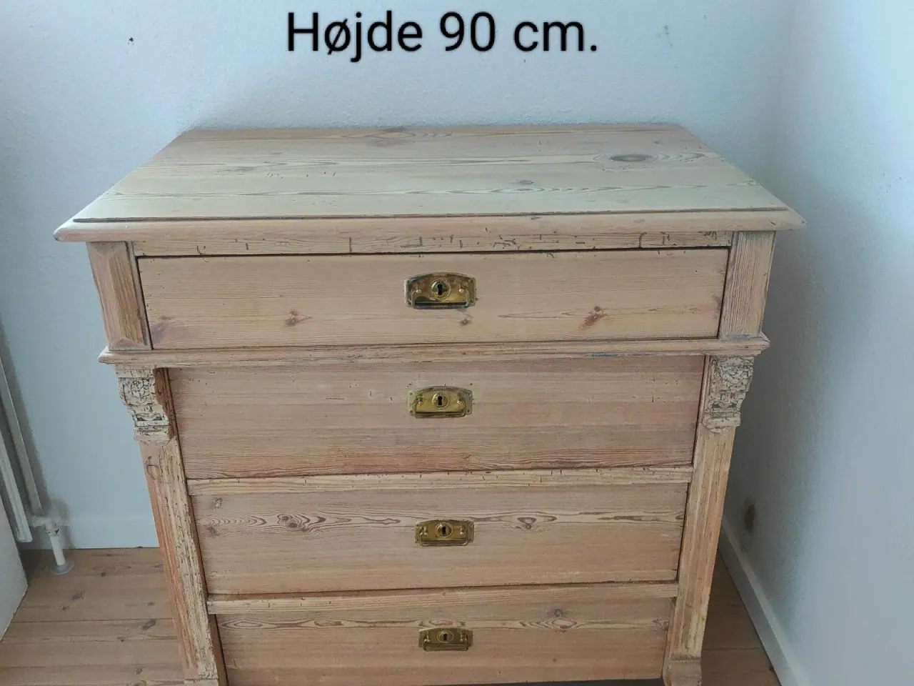 Billede 7 - Afsyret kommode med 4 skuffer 