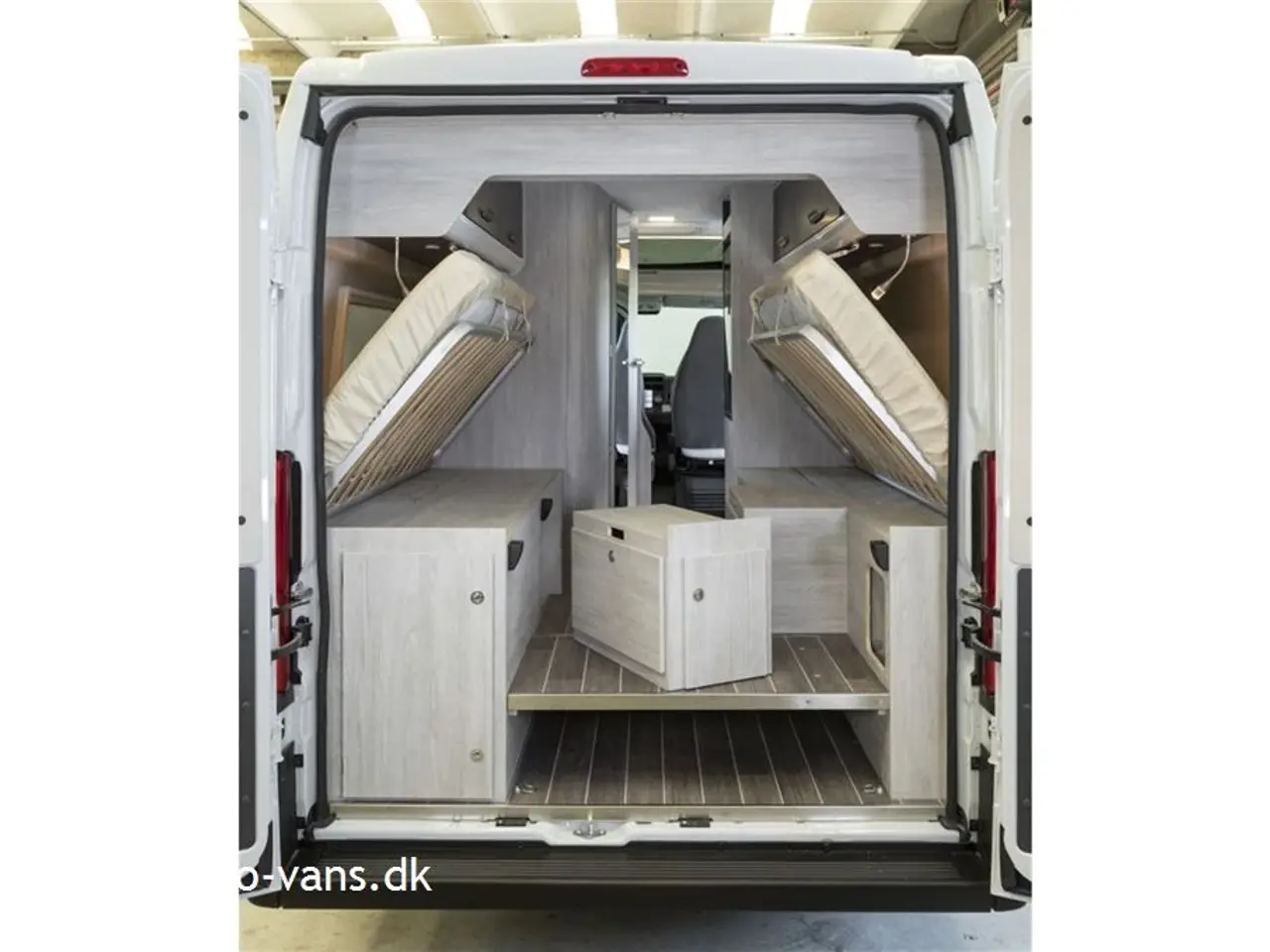 Billede 10 - 2026 - Rollerteam Livingstone DUO Sport   CamperVan med enkeltsenge som kan omforandres til dobb.seng