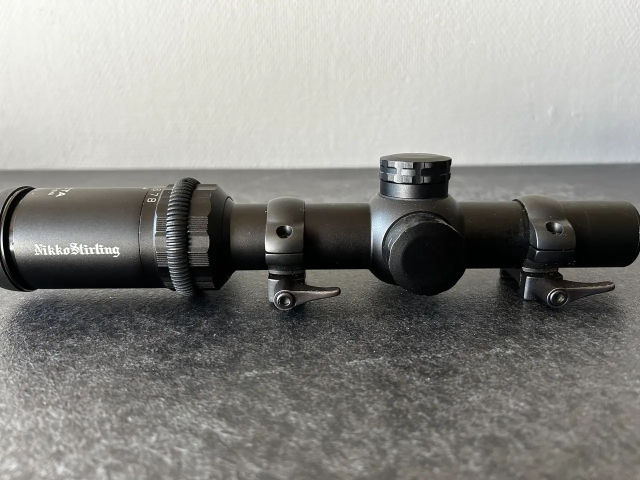 Billede 1 - Drivjagts kikkert 1-8x24