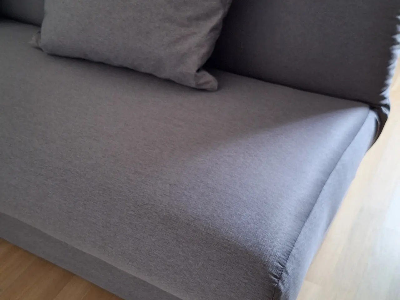 Billede 1 - Sovesofa I grå stof