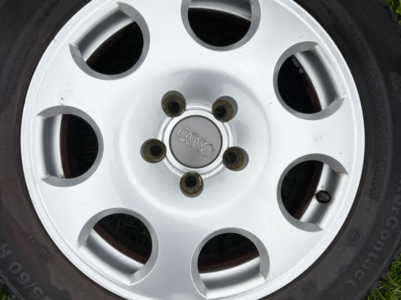 Billede 3 - Audi alufælge str 7x16 ET 15 dårlige dæk