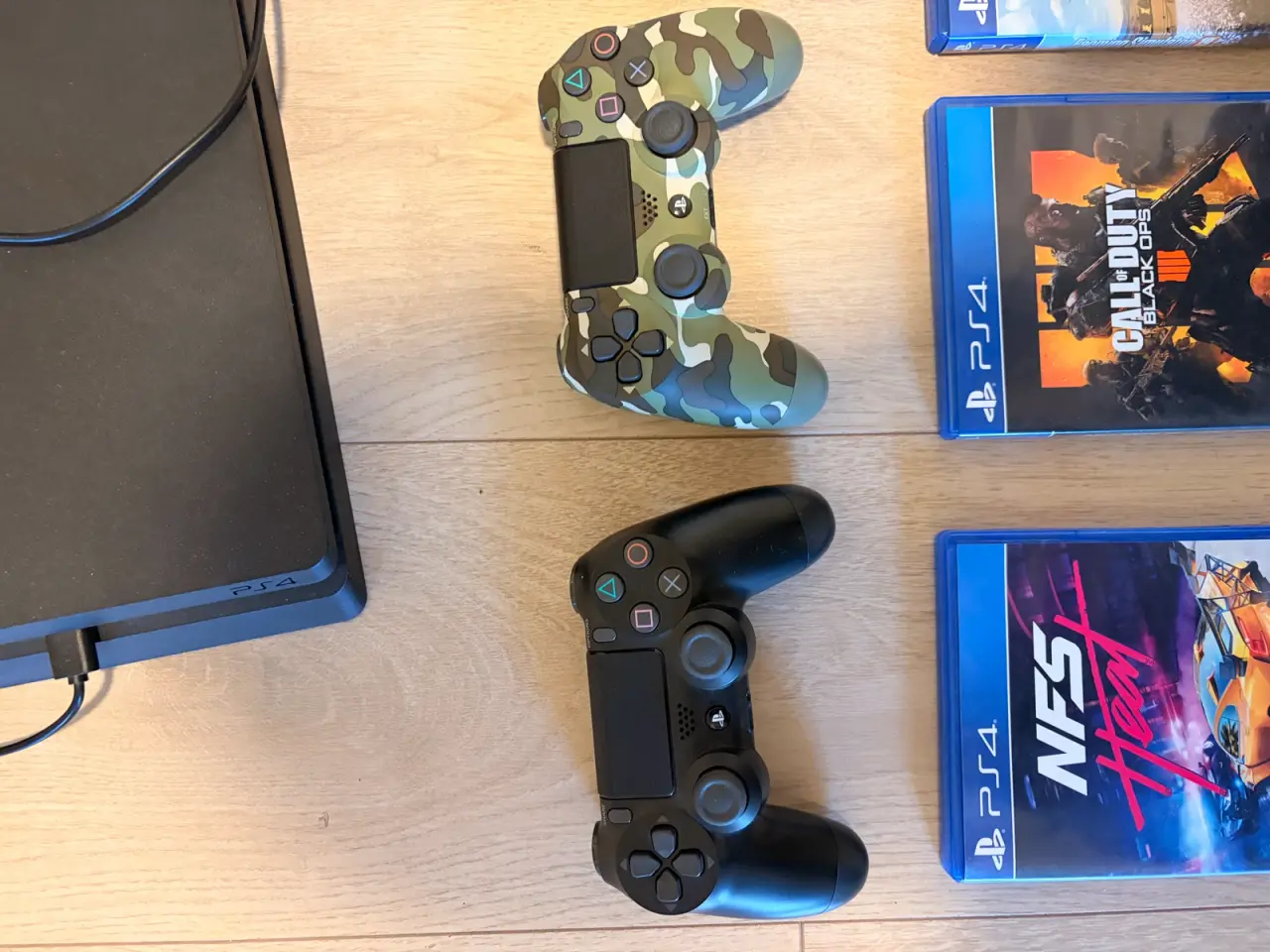 Billede 4 - PlayStation 4 + spil og 2 kontrollere