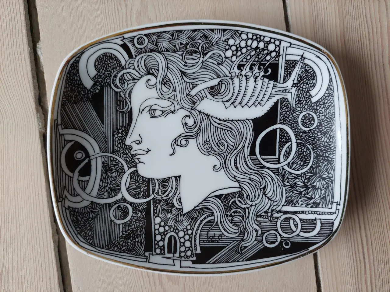 Billede 2 - Vintage Endre Szász porcelænsplatte (12x14,5)