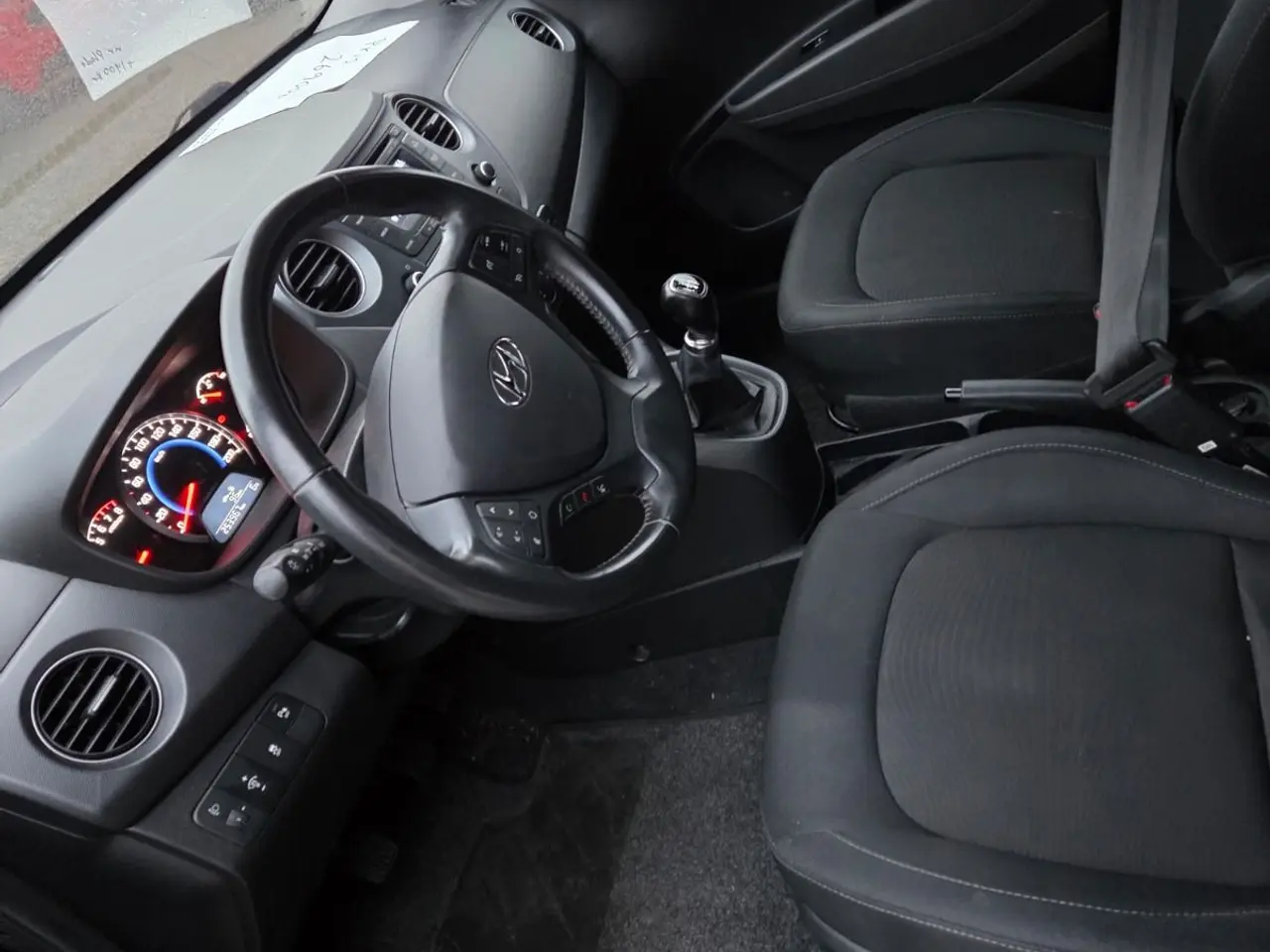 Billede 8 - Til salg: Hyundai i10 2015