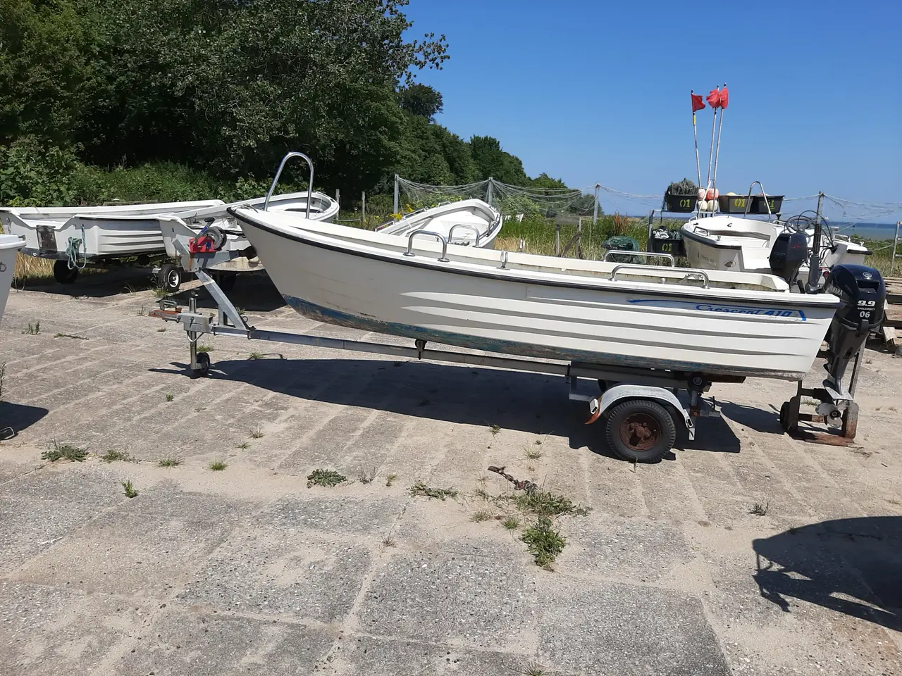 Billede 1 - Jolle og motor