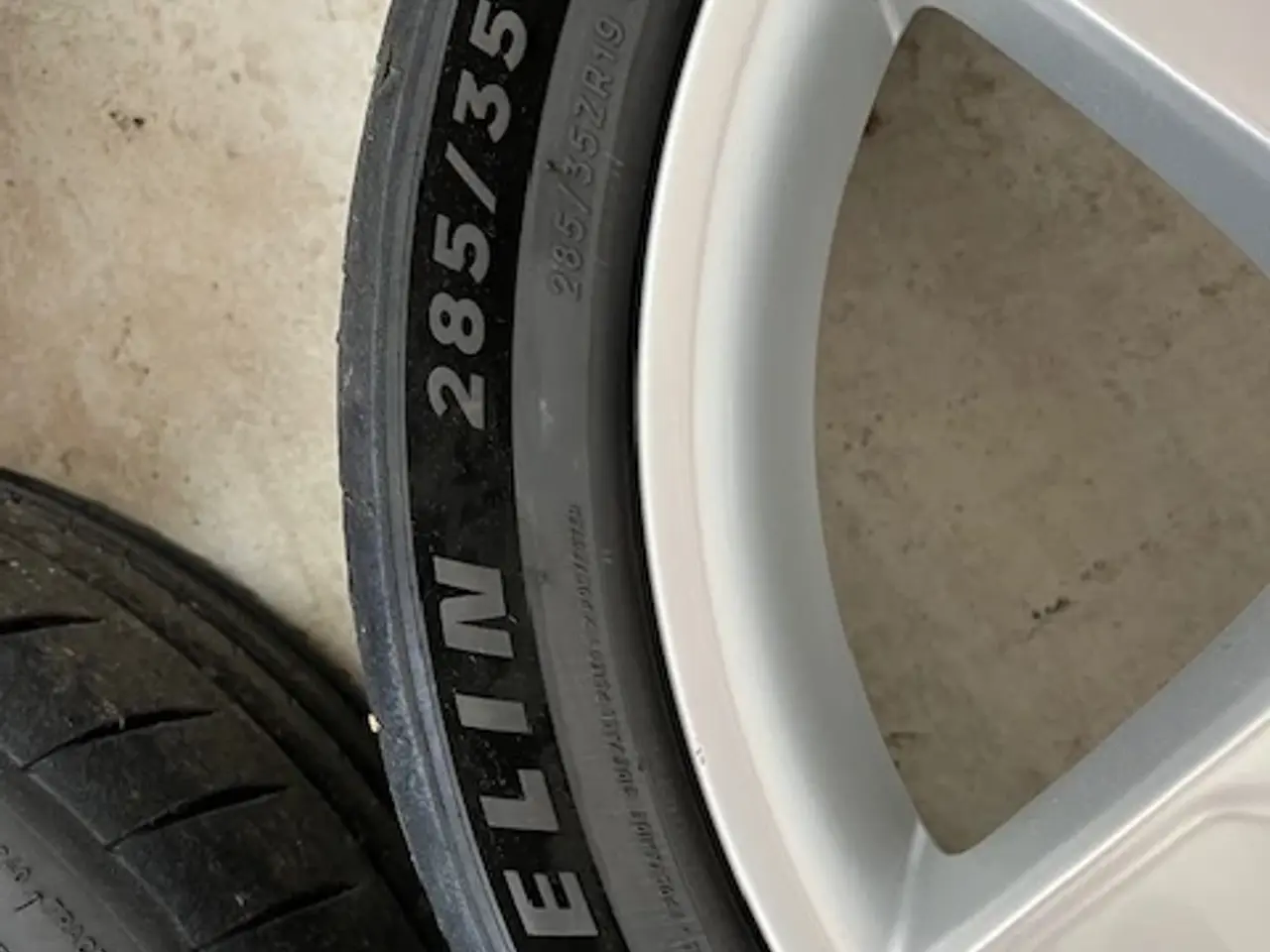 Billede 3 - Ferrari Fælgsæt med CUP 2 dæk til Track og gade.