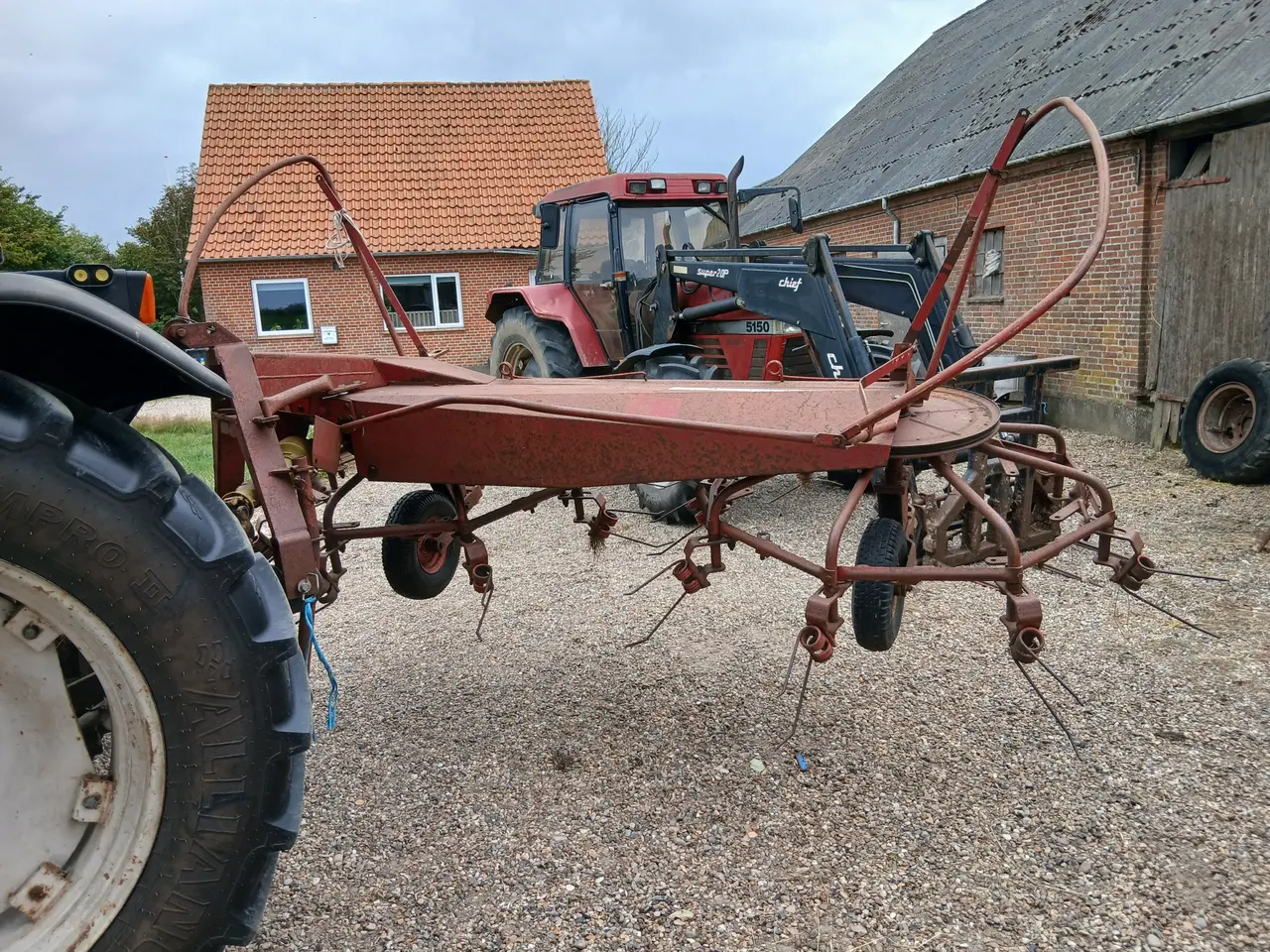 Billede 1 - JF cr 400 høvender