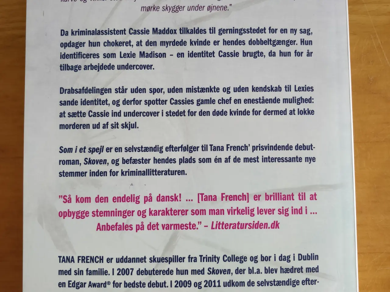 Billede 4 - Som i et spejl, Tana French