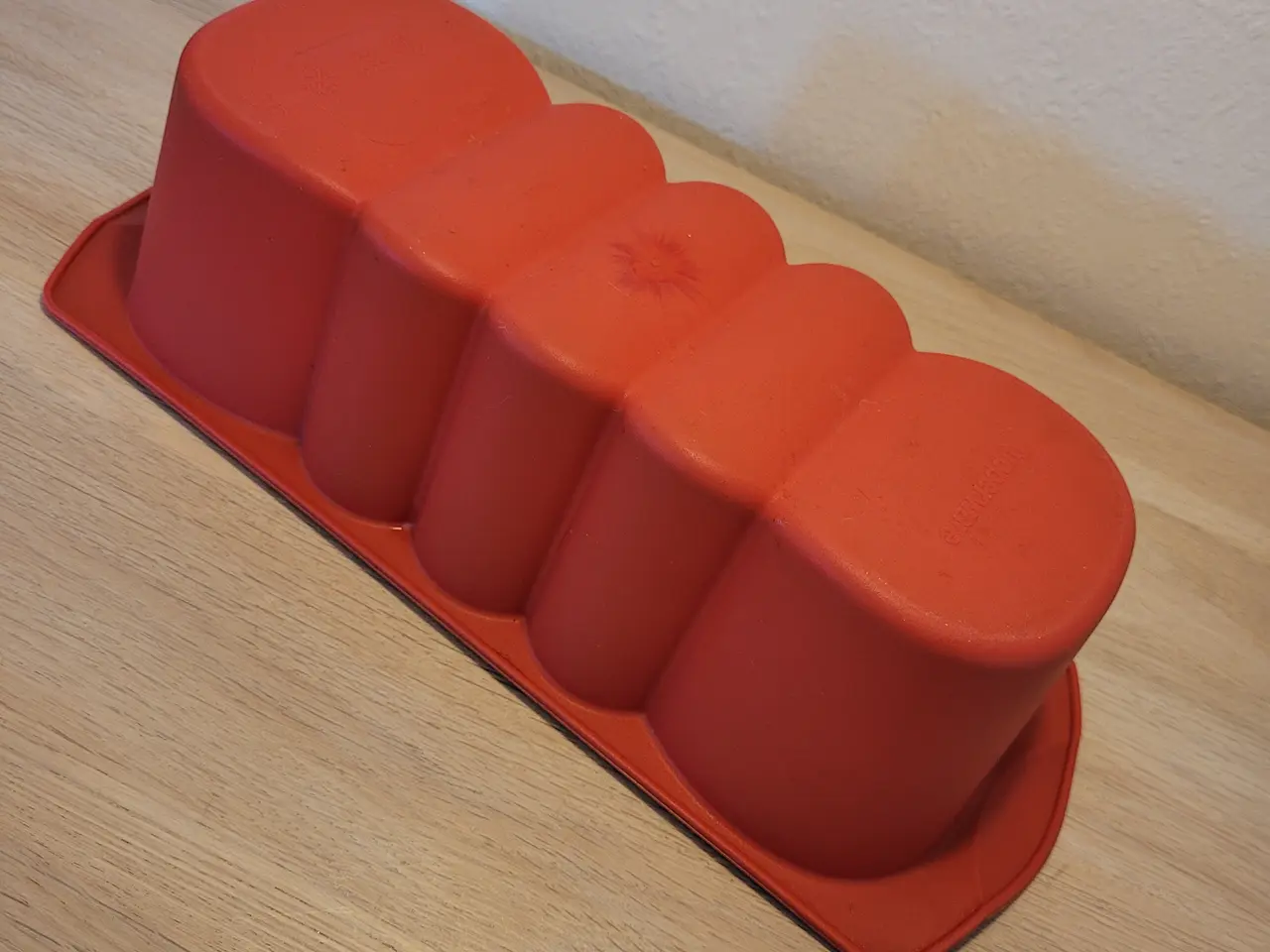 Billede 2 - Tupperware silikone brød/ kage form