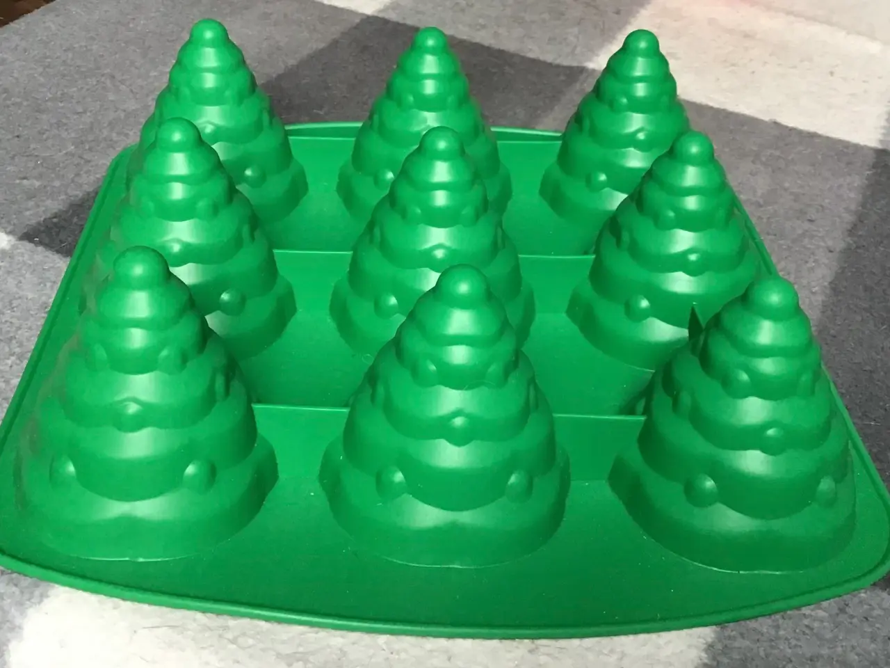 Billede 1 - Siliconeform til 3D juletræer