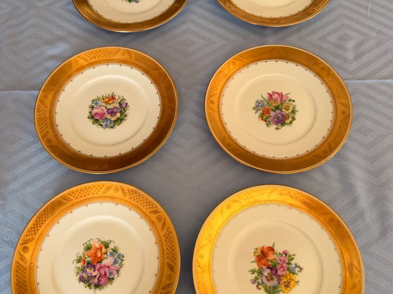 Billede 2 - Royal Copenhagen guldkurv med blomster