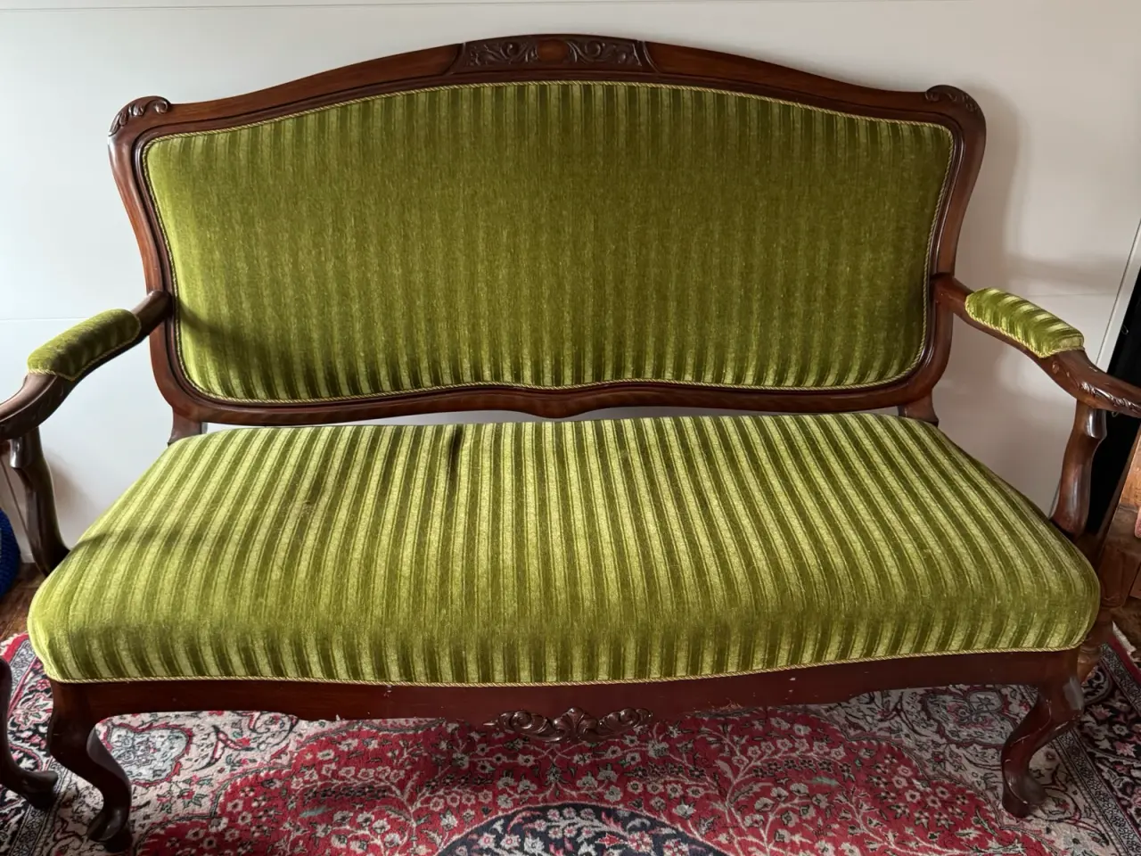 Billede 1 - Sofa og to stole