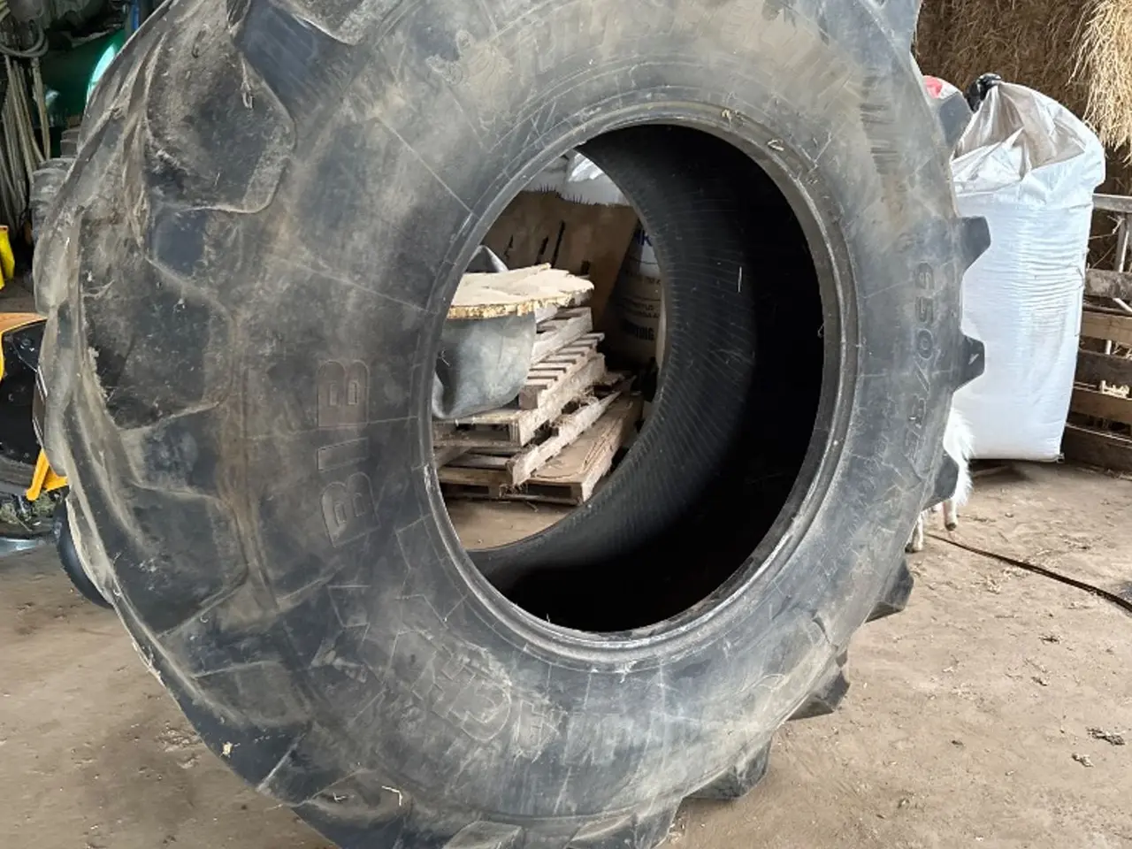 Billede 1 - Michelin 650/85 R238 traktordæk, 2 stk