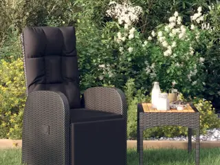 Havelænestol med hynde i polyrattan - sort, justerbar ryglæn og fodstøtte
