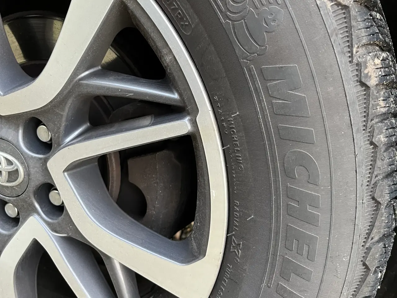 Billede 1 - Alu vinterhjul med Michelin dæk.