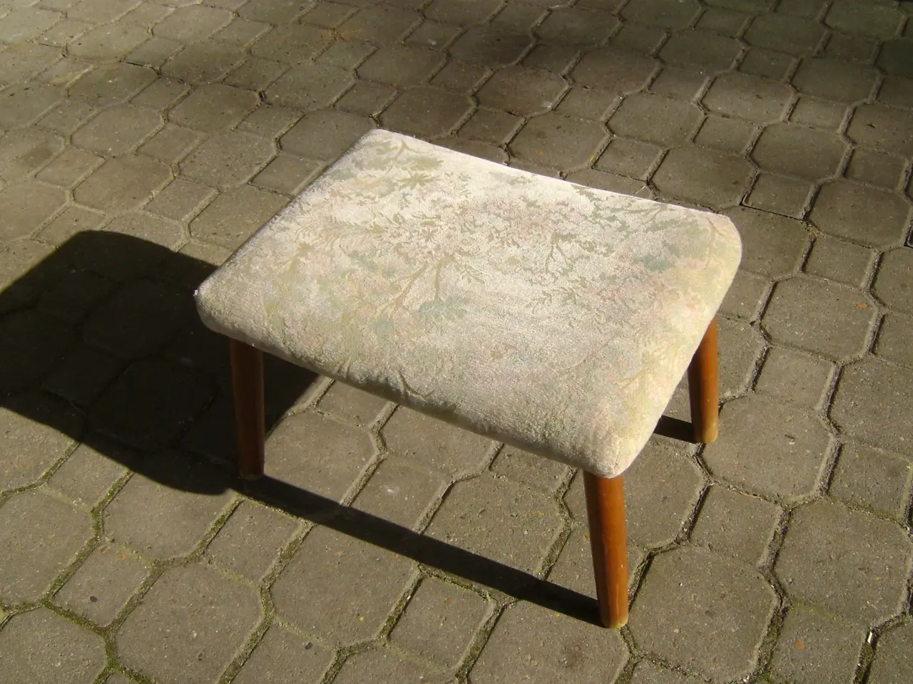 Billede 1 - Fodskammel med Teak Ben og Blomstret stof