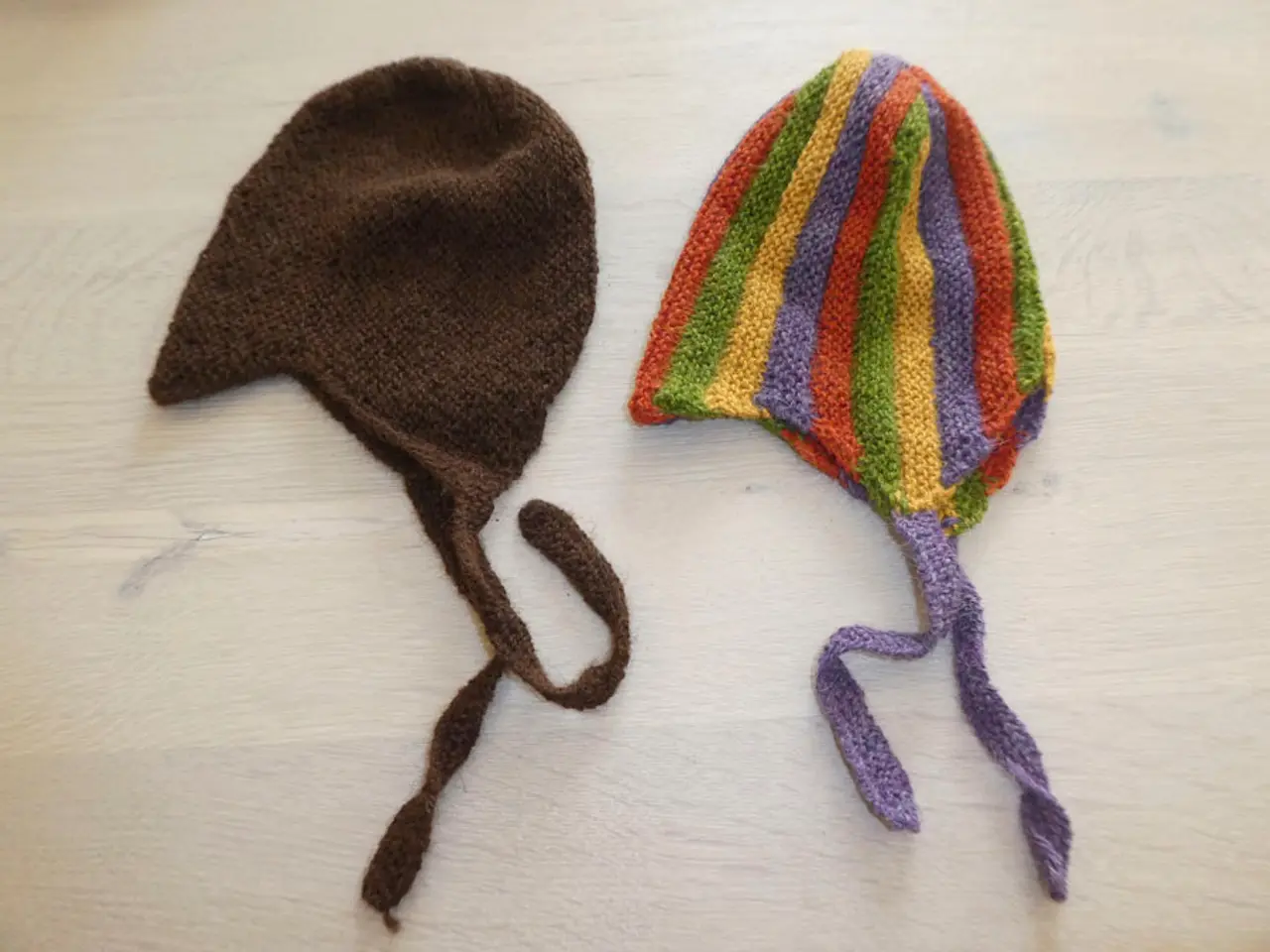 Billede 1 - Håndstrikkede djævlehuer i alpaca