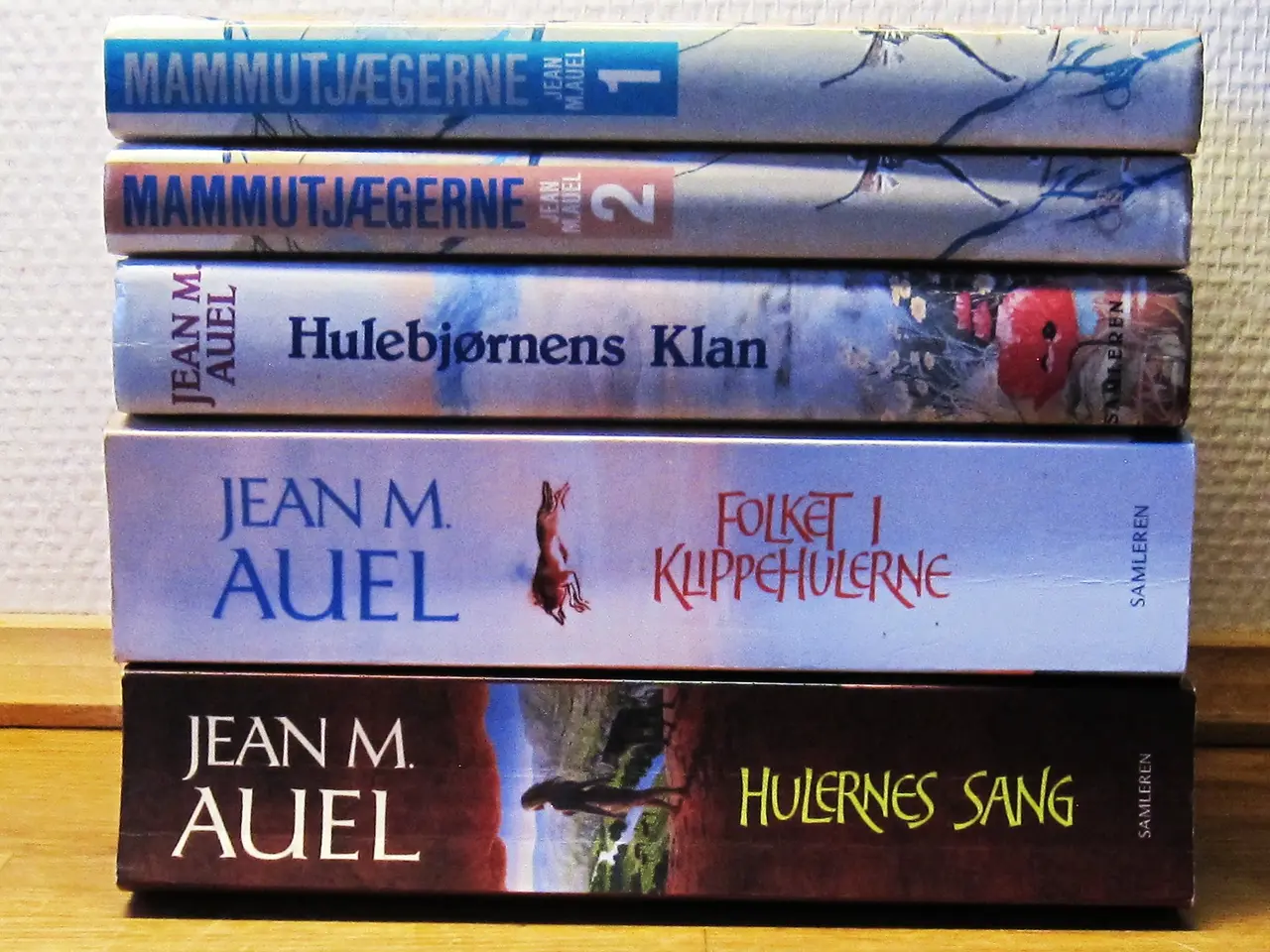 Billede 2 - Bøger af Jean M. Auel