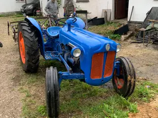 Fordson Dexta diesel. 2 stk