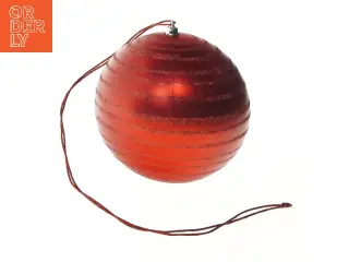 Rød julekugle med snor (str. 16 cm)