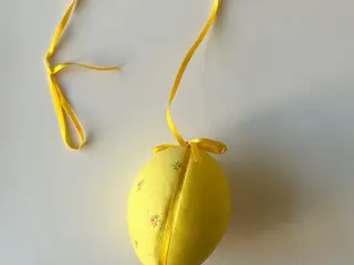 Mellem påskeæg, gul