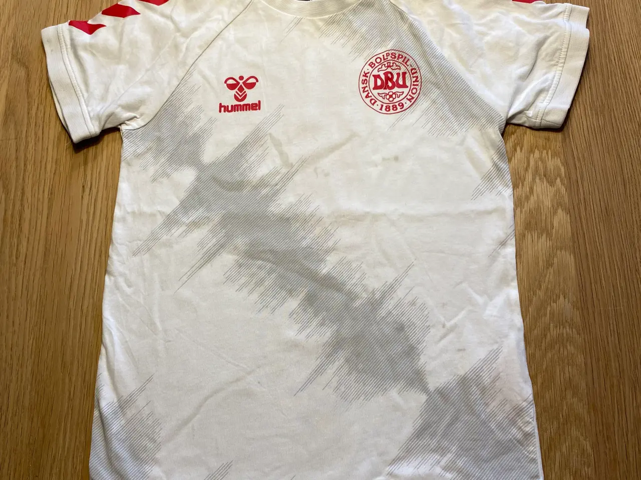 Billede 1 - Hummel dansk fodbold tshirt nr. 10 str. 116