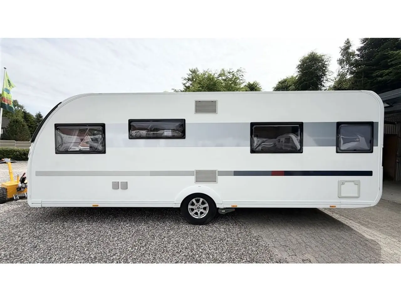 Billede 5 - 2021 - Adria Adora 613 UT Alde Centralvarme   Queensbed-Alde-Gulvtemp.-Endebad-Mover-Telt