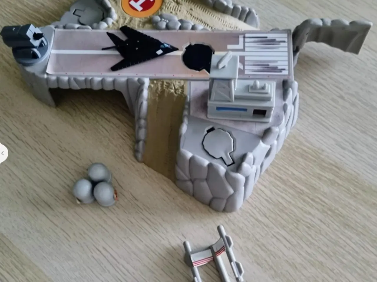Billede 1 - Military Battle Zones Skycat Airbase