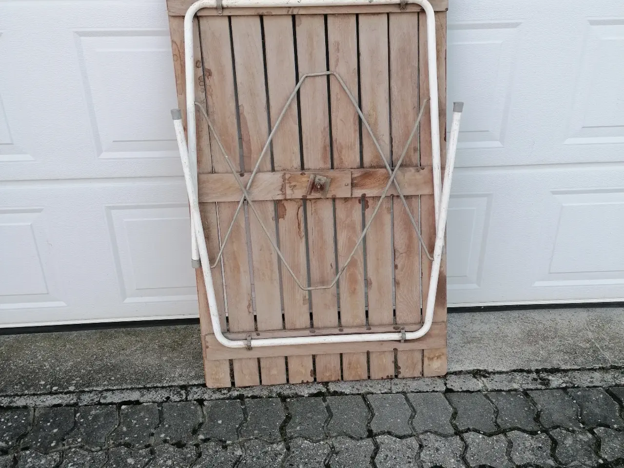 Billede 6 - Retro Havebord i træ med metalben