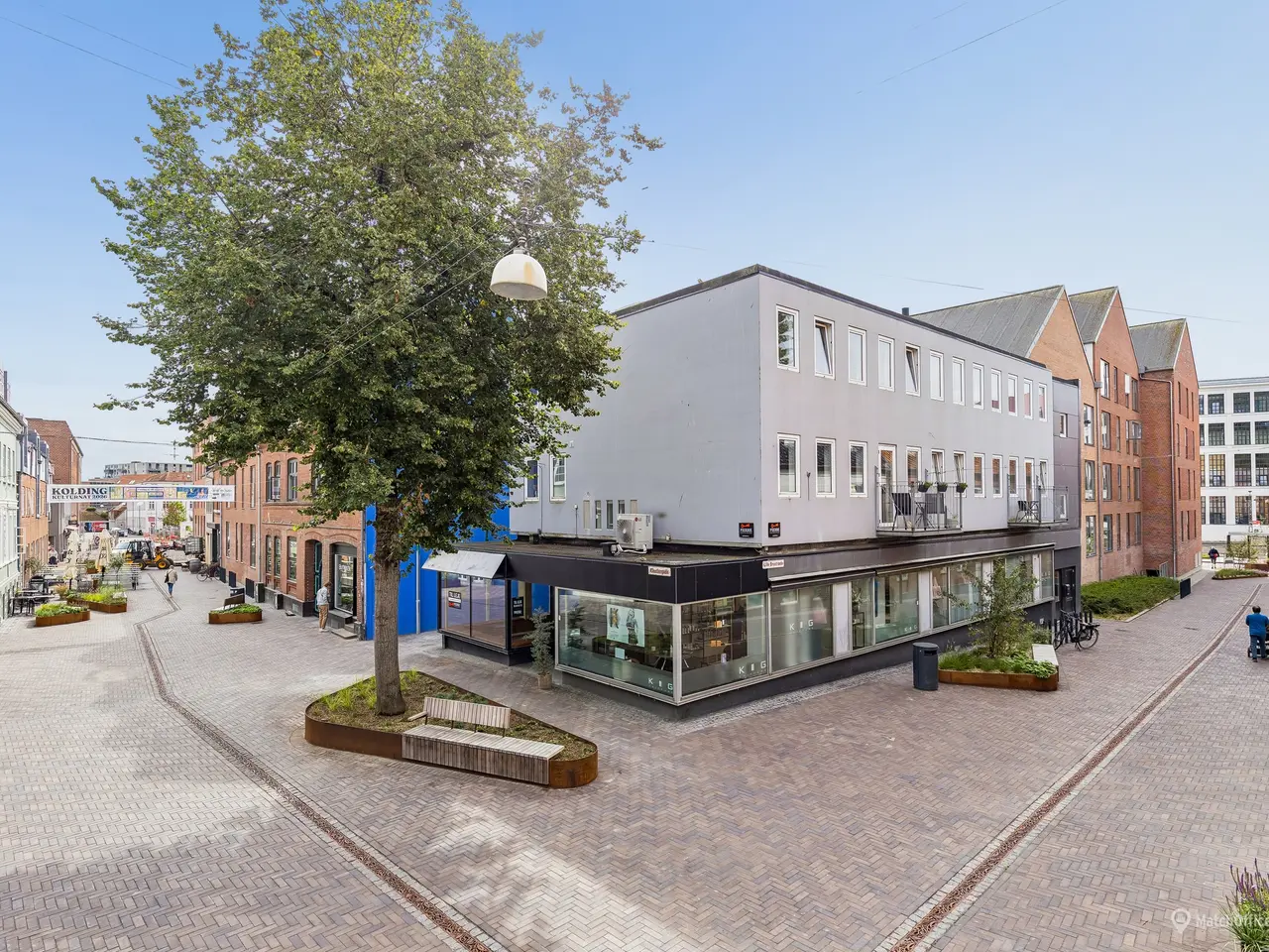 Billede 9 - Moderniseret og flot lejemål med store facadevinduer