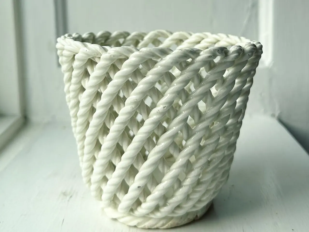 Billede 5 - Urtepotteskjuler, snoet porcelæn, NB