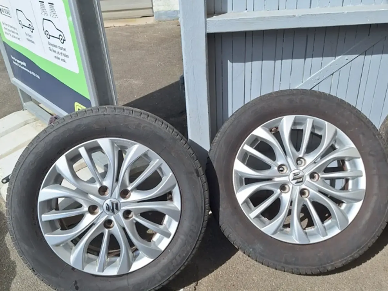 Billede 1 - Suzuki sommerdæk på alufælge