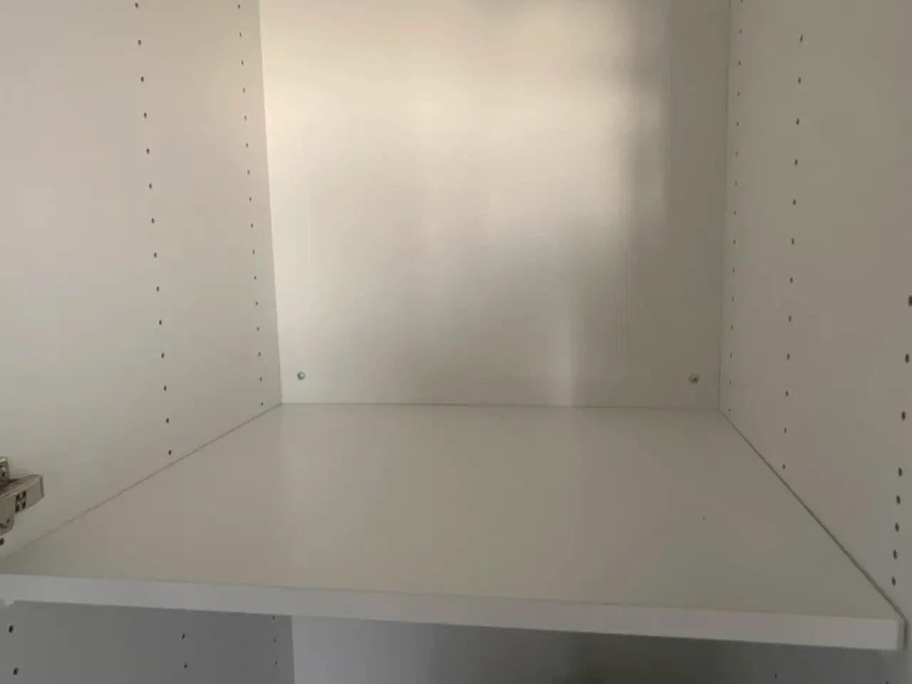 Billede 2 - Hylder til et 60 cm bredt skab