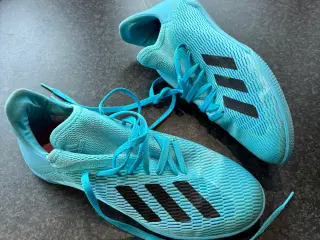 Adidas indendørssko - str. 38