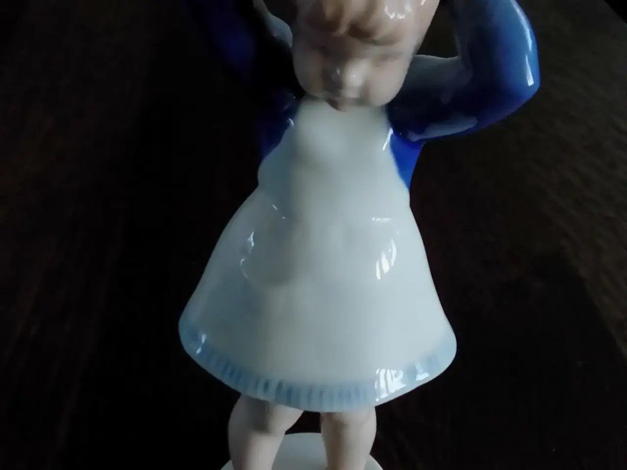 Billede 1 - Anne, pige sætter hår