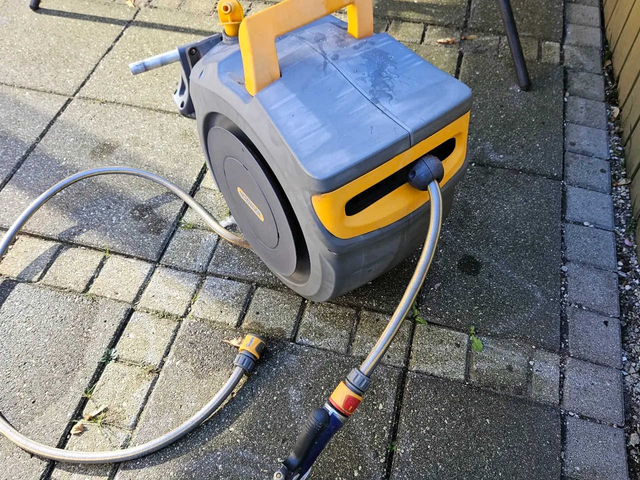 Billede 2 - Automatisk slangeopruller