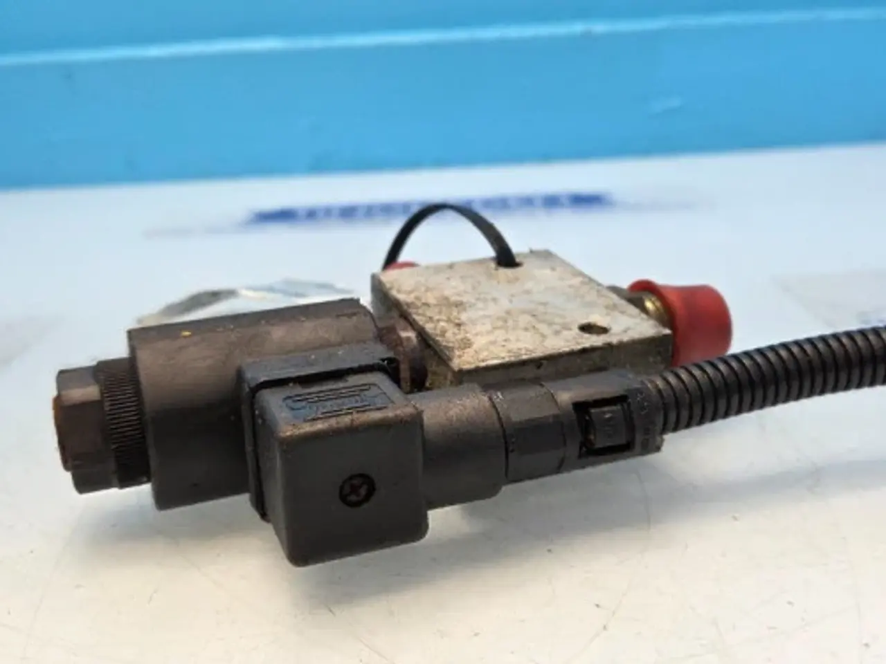 Billede 11 - Massey Ferguson 7274 Trykventil 45110054