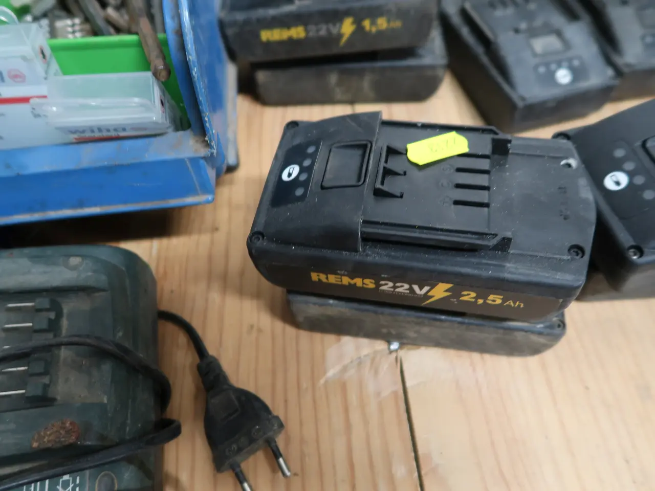 Billede 2 - 2 stk. Batterier REMS