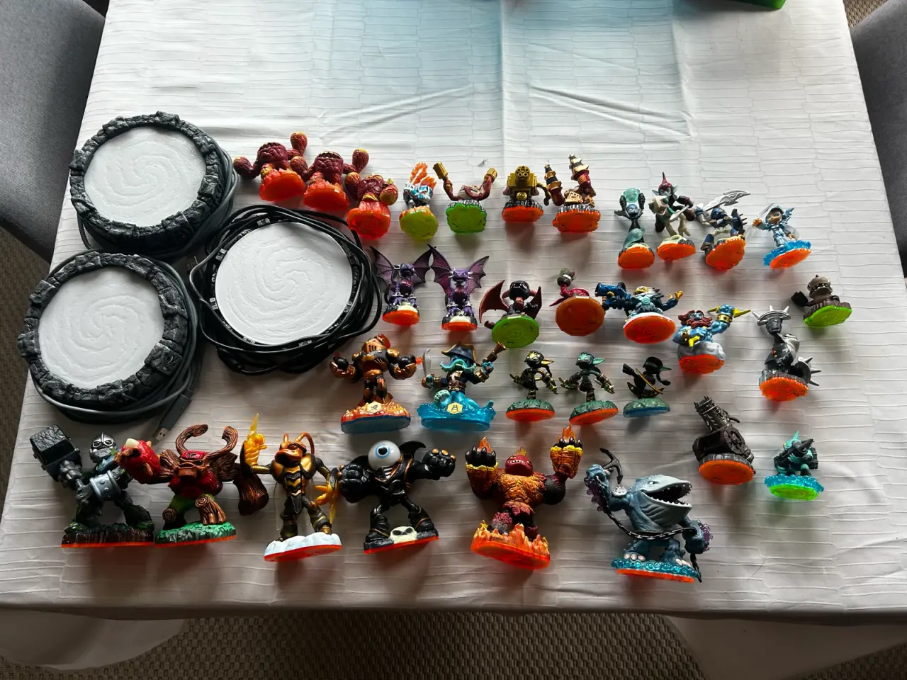 Billede 2 - Skylanders figur pakke m/ portaler og ~ 37 figurer