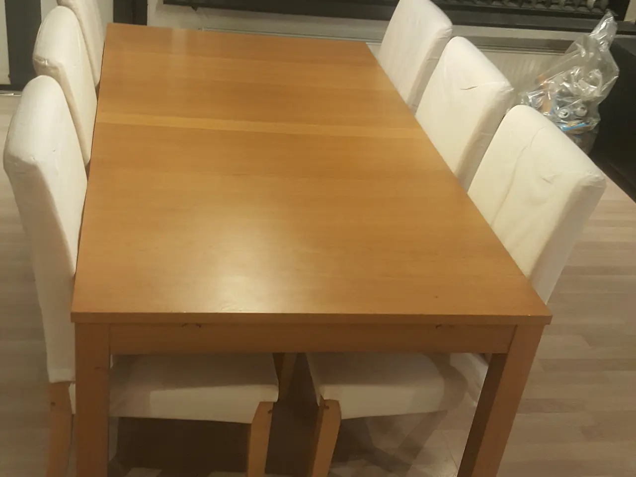 Billede 1 - spisebord inkl stole