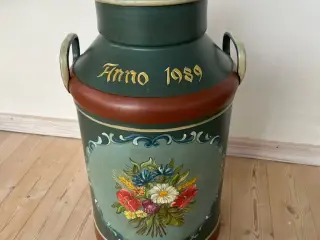 ALMUE MALET MÆLKEJUNGE OG STOR KANDE, INGEN BRUGSS