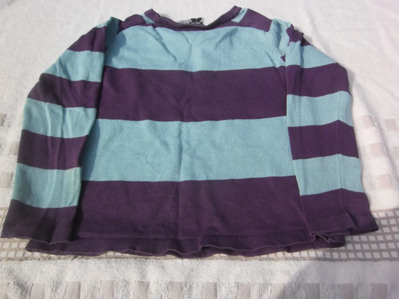 Billede 2 - Bluse med lange ærmer, str. 110